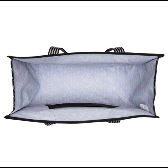 Thirty-One Round Utility Tote - Picture 4 of 8